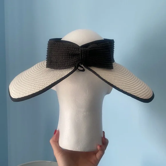 New Magic Hats One Size Adjustable Black And White Sun Hat With Bow In The Back - Picture 3 of 4